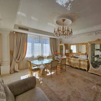 Продается Многокомнатная квартира, 270 м²