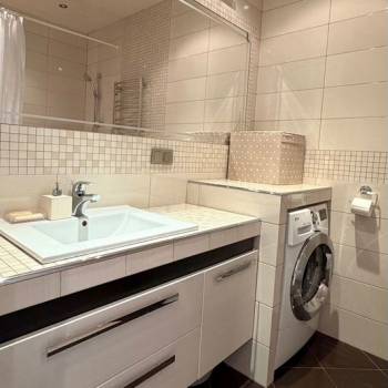 Сдается 1-комнатная квартира, 51 м²