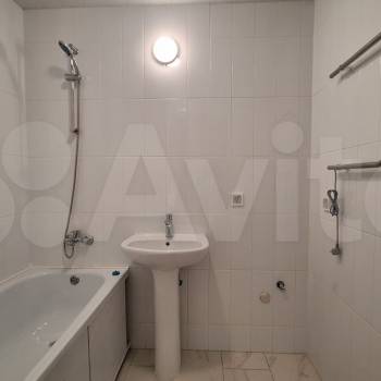 Продается 1-комнатная квартира, 42 м²
