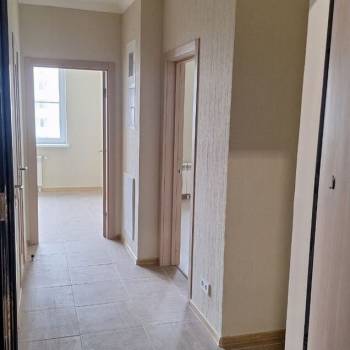 Продается 1-комнатная квартира, 42 м²