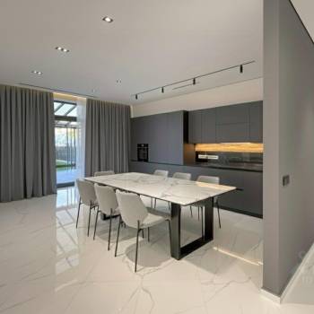 Продается Дом, 400 м²