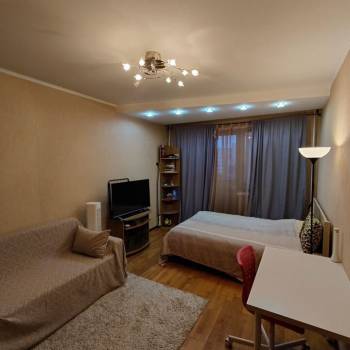 Продается 1-комнатная квартира, 38 м²