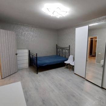 Продается 1-комнатная квартира, 37,5 м²