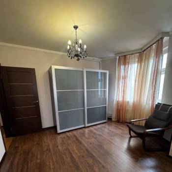 Сдается Многокомнатная квартира, 80 м²
