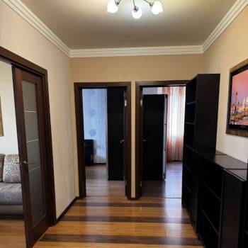 Сдается Многокомнатная квартира, 80 м²