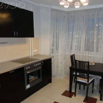 Сдается Многокомнатная квартира, 80 м²