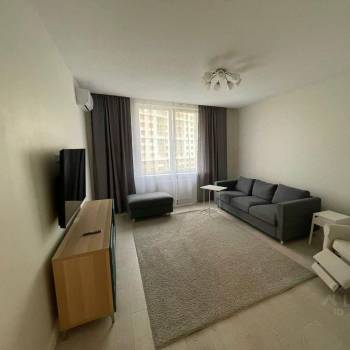 Сдается 2-х комнатная квартира, 83 м²