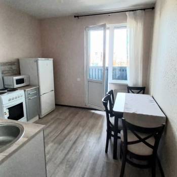 Сдается 1-комнатная квартира, 38 м²