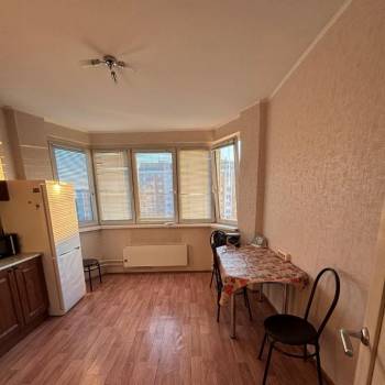 Сдается Многокомнатная квартира, 80 м²