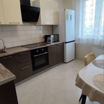 Сдается 1-комнатная квартира, 42 м²
