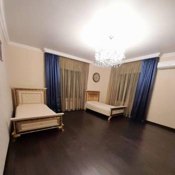 Сдается Дом, 240 м²