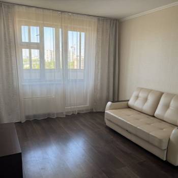 Сдается 2-х комнатная квартира, 75 м²