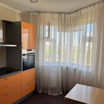 Сдается 2-х комнатная квартира, 75 м²