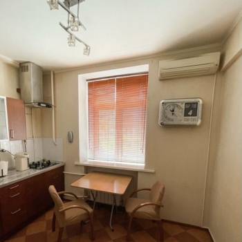 Продается 1-комнатная квартира, 37 м²