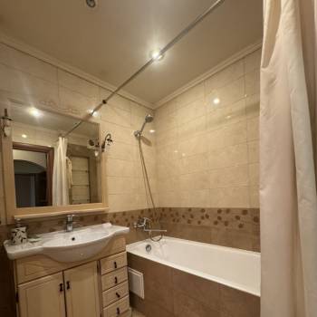 Сдается 2-х комнатная квартира, 65 м²