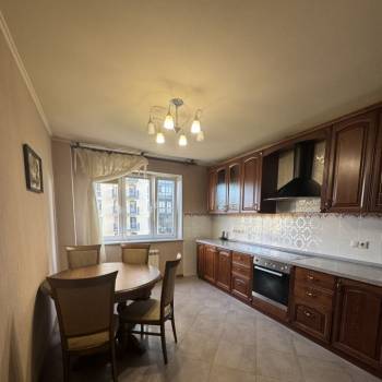 Сдается 2-х комнатная квартира, 65 м²
