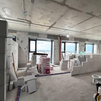 Продается 1-комнатная квартира, 98 м²