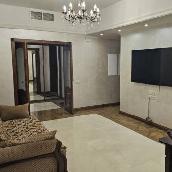 Продается Многокомнатная квартира, 100 м²