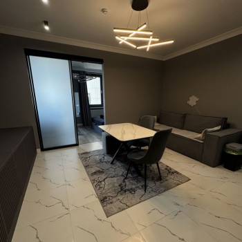 Сдается 1-комнатная квартира, 49 м²