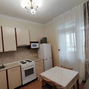 Сдается 1-комнатная квартира, 38 м²