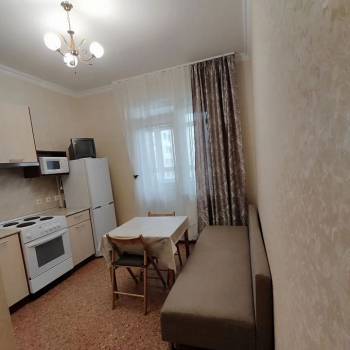 Сдается 1-комнатная квартира, 38 м²