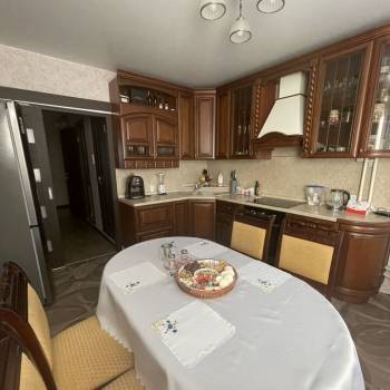 Сдается 1-комнатная квартира, 65 м²