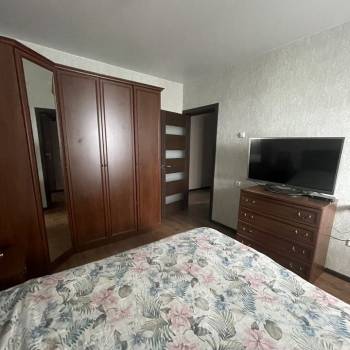 Сдается 1-комнатная квартира, 65 м²