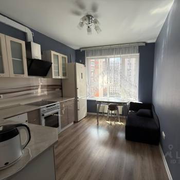 Сдается 1-комнатная квартира, 37 м²