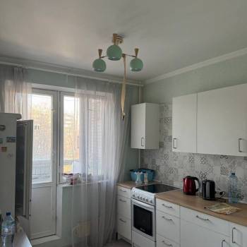 Продается Многокомнатная квартира, 80 м²