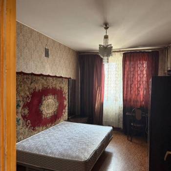 Продается Многокомнатная квартира, 80 м²