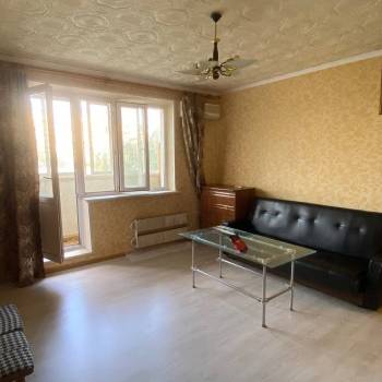 Продается 1-комнатная квартира, 42 м²
