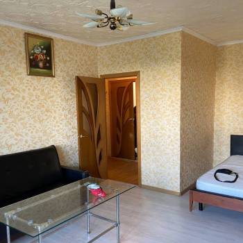 Продается 1-комнатная квартира, 42 м²