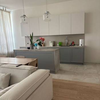 Продается 3-х комнатная квартира, 107 м²