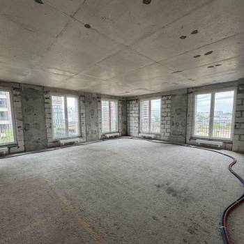 Продается 1-комнатная квартира, 71 м²