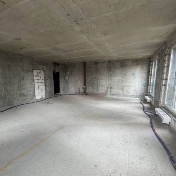 Продается 1-комнатная квартира, 71 м²
