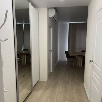 Продается 1-комнатная квартира, 41 м²