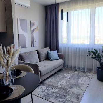 Продается 1-комнатная квартира, 42 м²