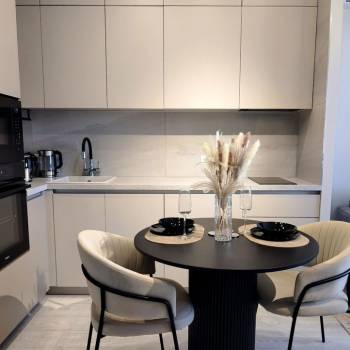 Продается 1-комнатная квартира, 42 м²