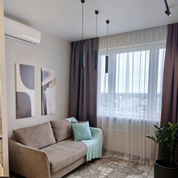 Продается 1-комнатная квартира, 42 м²