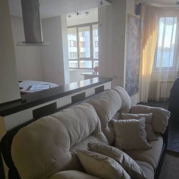 Сдается 2-х комнатная квартира, 80 м²