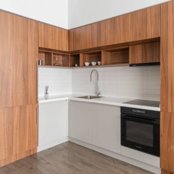 Продается 1-комнатная квартира, 57 м²