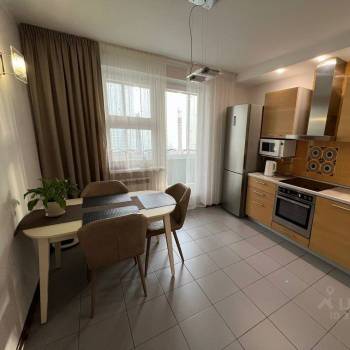 Продается 1-комнатная квартира, 55,6 м²