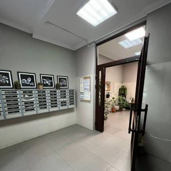 Продается 1-комнатная квартира, 55,6 м²