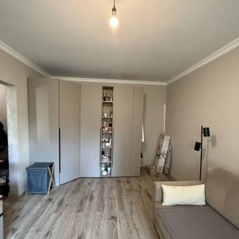 Продается 1-комнатная квартира, 38 м²