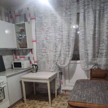 Сдается 1-комнатная квартира, 38 м²