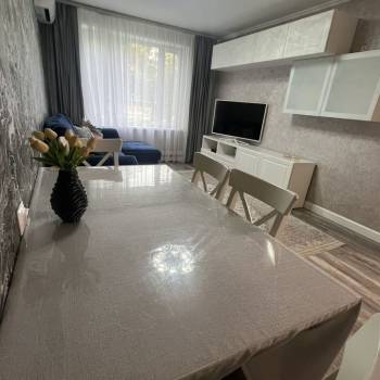 Сдается Многокомнатная квартира, 60 м²
