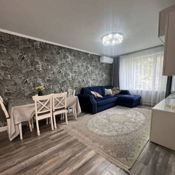 Сдается Многокомнатная квартира, 60 м²