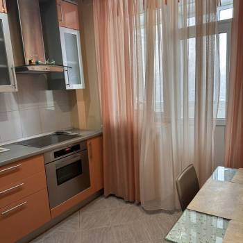 Сдается 1-комнатная квартира, 35,8 м²