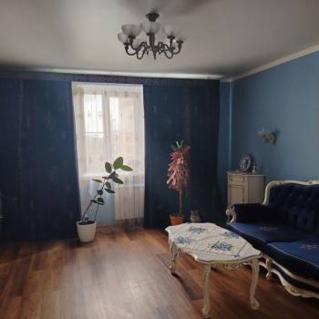 Продается 1-комнатная квартира, 50 м²