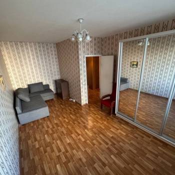 Продается 1-комнатная квартира, 40 м²